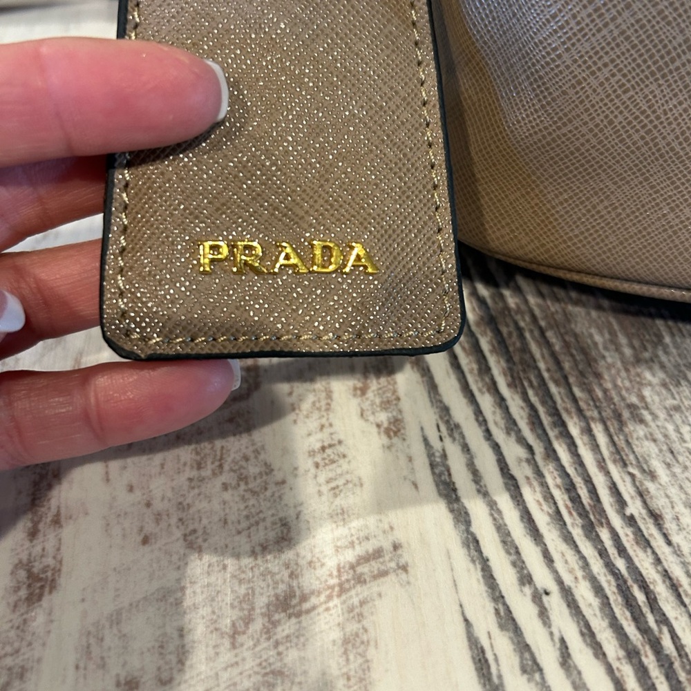 PRADA - Picture 7 of 12